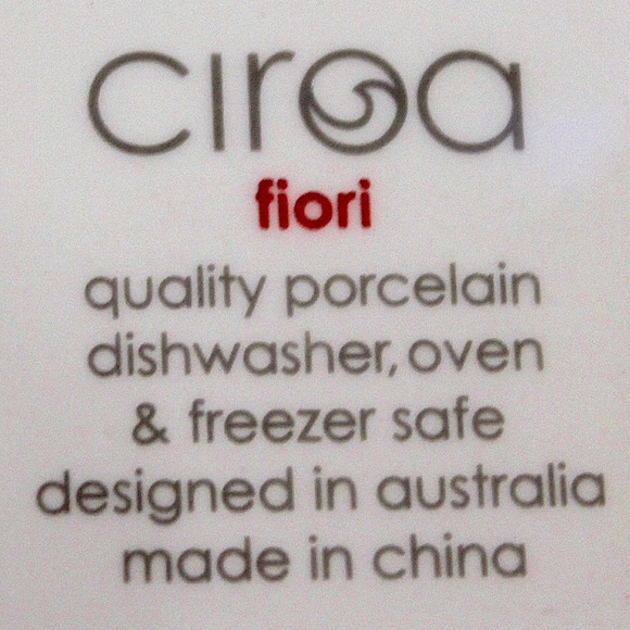 CIROA FIORI SIMPLE SERVE MINI BOWLS SQUARE RED WHITE NWT PORCELAIN SET OF 4 - Picture 9 of 9